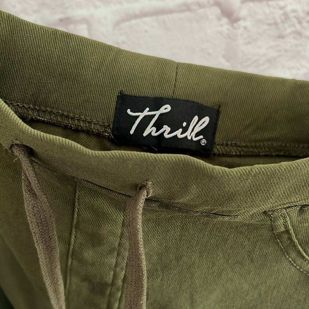 Thrill Green Capris Versatile Cotton Blend - Picture 4 of 6